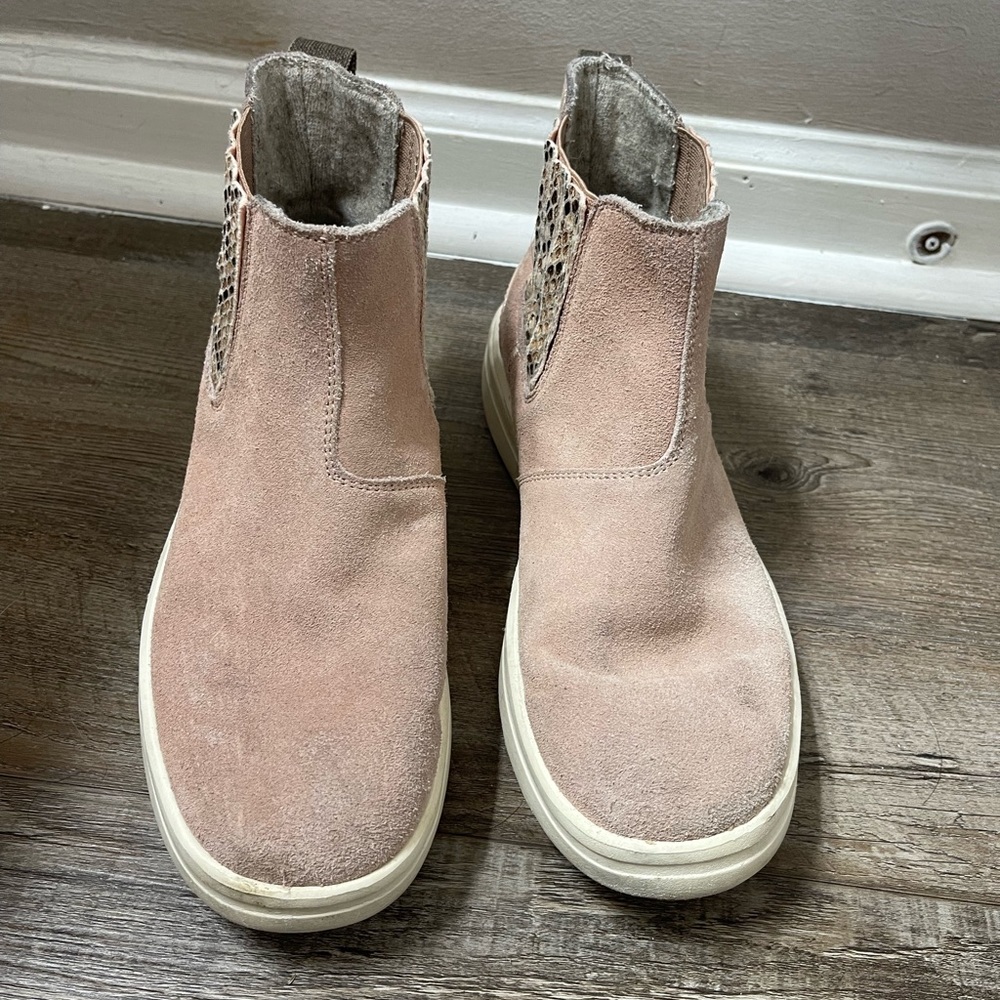 pink and snakeskin hey dude booties size 8
